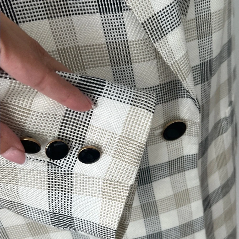 Kasper Plaid Blazer in Cream and Gray - Picture 2 of 5